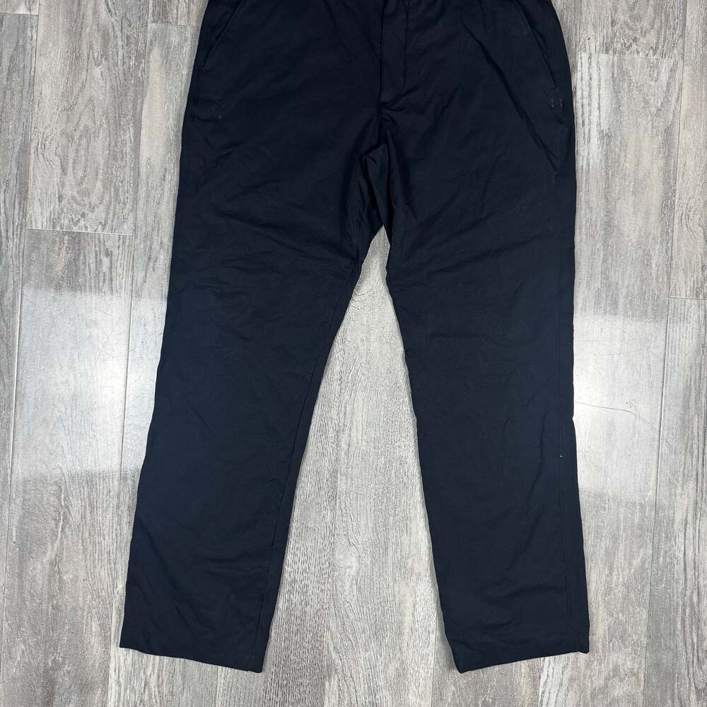 Under Armour Men's Black Flat Front Slim Fit Pants